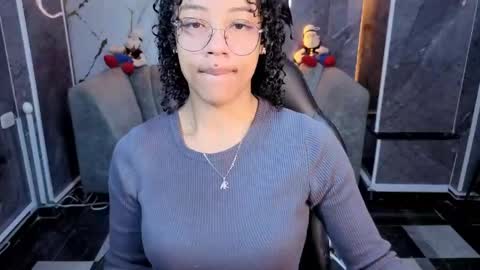 violeth_b online show from 04/14/26, 12:33