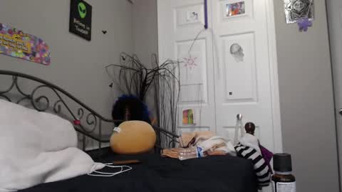 Snapshot of violethooper chatting on 01/08/25, 05:05 Violet Hooper online show from 01/08/25, 05:05