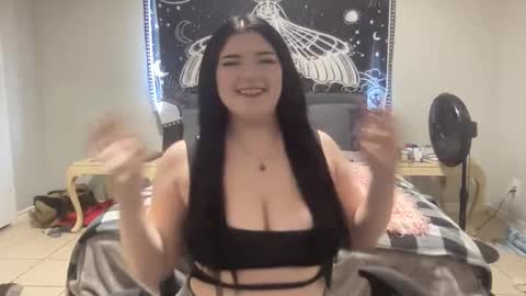 Violet Kitty online show from 10/15/25, 04:18