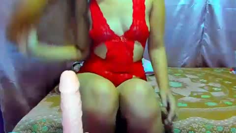 Livia help get 100 likes online show from 04/13/26, 09:31