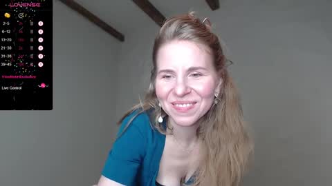 Snapshot of violetplath chatting on 12/30/24, 01:58 Violet  next stream December 6 online show from 12/30/24, 01:58