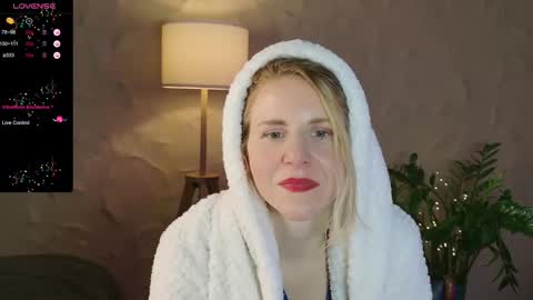Snapshot of violetplath chatting on 03/09/25, 11:14 Violet  next stream December 6 online show from 03/09/25, 11:14