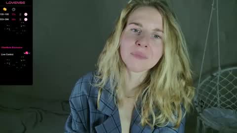 Snapshot of violetplath chatting on 10/17/25, 09:28 Violet  next stream December 6 online show from 10/17/25, 09:28