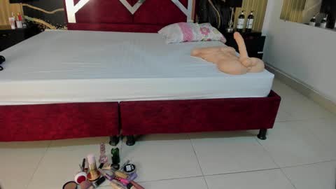 Violet Rose online show from 12/17/25, 08:48