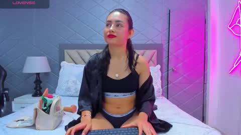 Violet Rousse online show from 10/29/25, 03:03