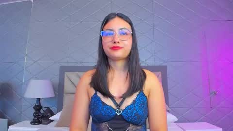 Snapshot of violetrousse chatting on 03/25/26, 02:34 Violet Rousse online show from 03/25/26, 02:34