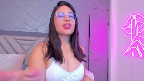 Snapshot of violetrousse chatting on 03/31/26, 03:23 Violet Rousse online show from 03/31/26, 03:23