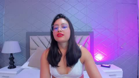 Snapshot of violetrousse chatting on 04/06/26, 03:35 Violet Rousse online show from 04/06/26, 03:35