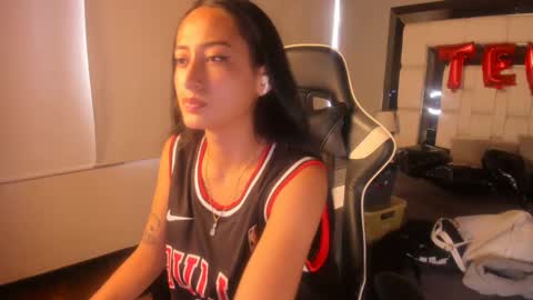 violetskinny online show from 02/23/25, 05:29