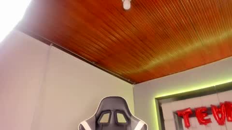 violetskinny online show from 02/23/25, 11:36