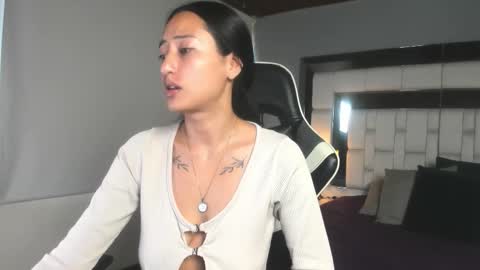 violetskinny online show from 12/04/25, 07:44