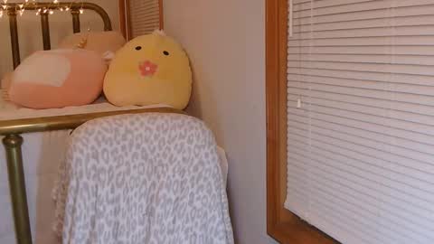 Violet Skye online show from 02/12/26, 12:27