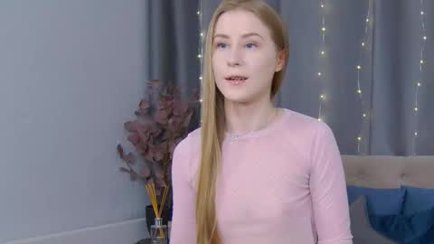 VioletSwone online show from 02/26/25, 12:03