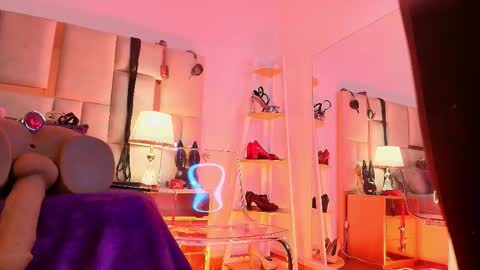 Violett  online show from 11/10/25, 02:27