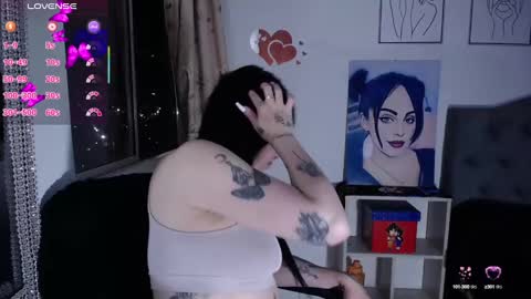 Snapshot of violett_hottie chatting on 01/19/25, 02:57 violett  Independent model online show from 01/19/25, 02:57