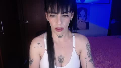 violett  Independent model online show from 11/24/25, 02:11