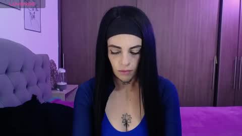 violett  Independent model online show from 03/05/26, 11:45