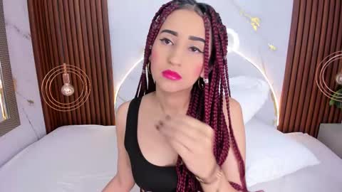 Snapshot of violett_rabbit_ chatting on 10/04/25, 12:03 Violett online show from 10/04/25, 12:03