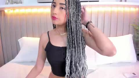 Snapshot of violett_rabbit_ chatting on 10/22/25, 08:08 Violett online show from 10/22/25, 08:08