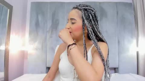 Snapshot of violett_rabbit_ chatting on 10/31/25, 12:06 Violett online show from 10/31/25, 12:06