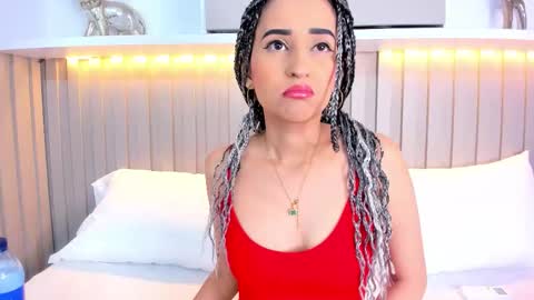 Snapshot of violett_rabbit_ chatting on 11/10/25, 08:30 Violett online show from 11/10/25, 08:30