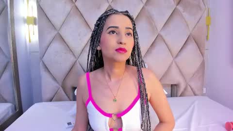 Snapshot of violett_rabbit_ chatting on 11/19/25, 08:42 Violett online show from 11/19/25, 08:42