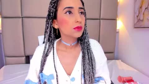 Snapshot of violett_rabbit_ chatting on 11/29/25, 12:19 Violett online show from 11/29/25, 12:19