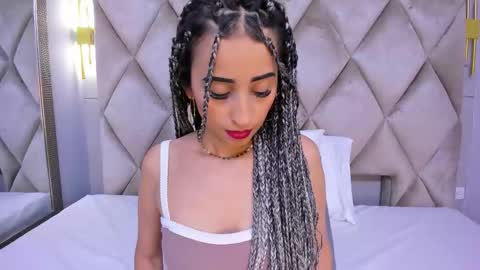 Snapshot of violett_rabbit_ chatting on 01/06/26, 08:12 Violett online show from 01/06/26, 08:12