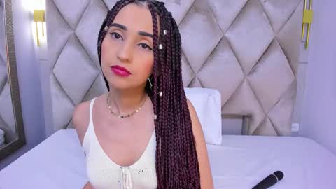 Snapshot of violett_rabbit_ chatting on 02/06/26, 08:12 Violett online show from 02/06/26, 08:12