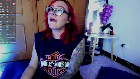 Snapshot of violett_sykes chatting on 04/19/26, 02:44 violett_sykes online show from 04/19/26, 02:44