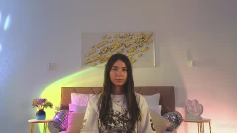 Snapshot of violetta_finch chatting on 07/12/26, 12:18 violetta_finch online show from 07/12/26, 12:18