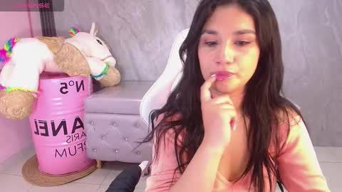 Violetta  online show from 10/05/25, 04:33