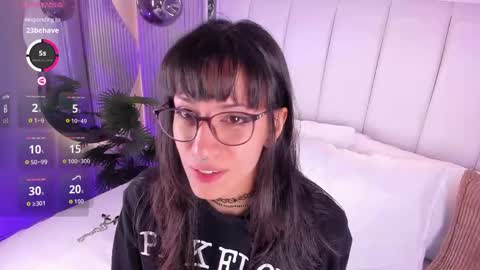 Snapshot of violettacolinss chatting on 05/05/26, 11:40 violettacolinss online show from 05/05/26, 11:40