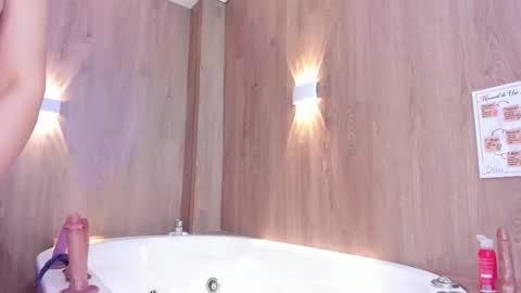 Violetta  online show from 02/15/26, 07:51