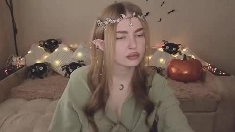 ViolettaOtis online show from 10/31/25, 11:22