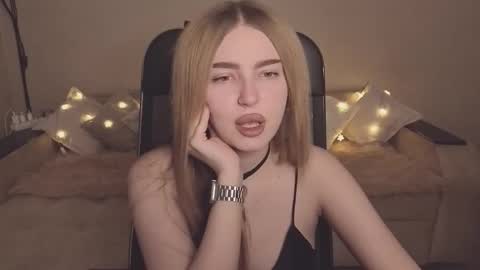 ViolettaOtis online show from 11/28/25, 12:08