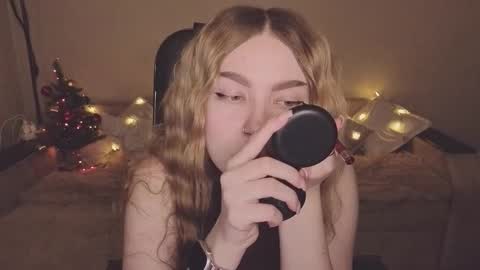 ViolettaOtis online show from 12/16/25, 02:33