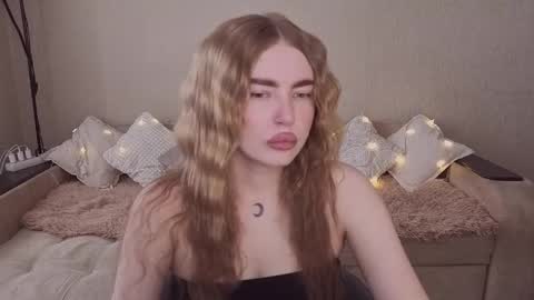 ViolettaOtis online show from 04/21/26, 12:33