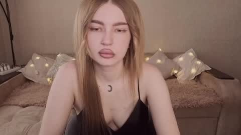 Snapshot of violettaotis chatting on 04/28/26, 02:00 ViolettaOtis online show from 04/28/26, 02:00