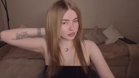 Snapshot of violettaotis chatting on 05/09/26, 03:17 ViolettaOtis online show from 05/09/26, 03:17
