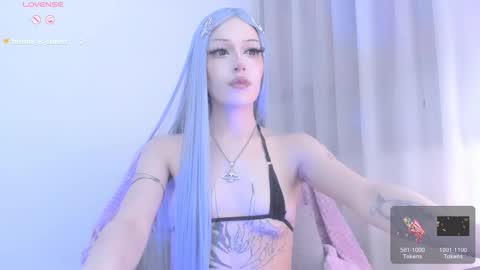 Snapshot of violettbones chatting on 02/26/26, 06:23 Violett online show from 02/26/26, 06:23