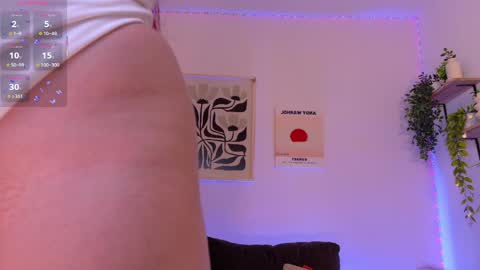 Snapshot of violettcastel chatting on 04/29/26, 11:22 Violett Castel online show from 04/29/26, 11:22