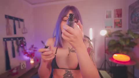 JULIE UWU online show from 07/06/26, 08:55