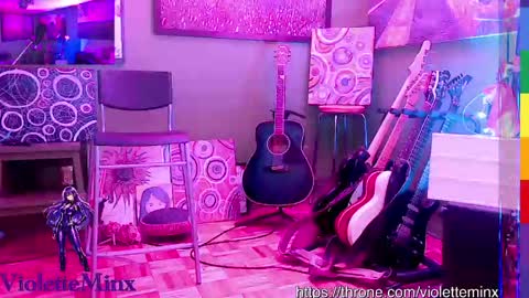 Snapshot of violetteminx chatting on 04/22/26, 11:17 Violette online show from 04/22/26, 11:17