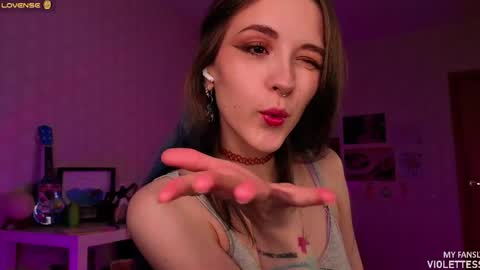 Snapshot of violettesss chatting on 05/21/26, 05:20 Vi Best on my Fansly online show from 05/21/26, 05:20