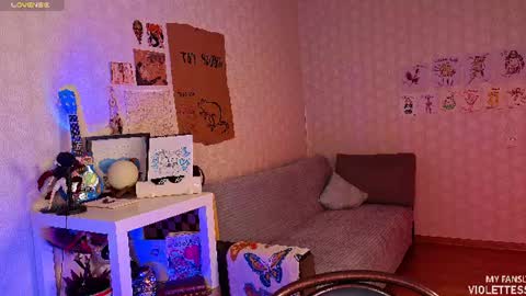 Snapshot of violettesss chatting on 07/17/26, 06:35 Vi Best on my Fansly online show from 07/17/26, 06:35