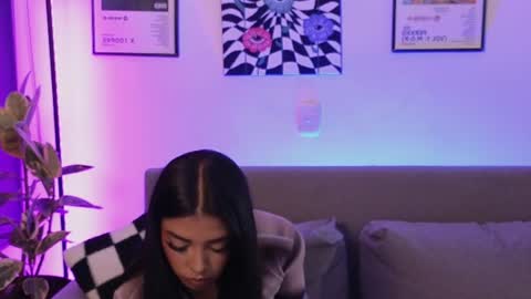 Snapshot of violettgrey_ chatting on 07/08/26, 01:10 Violet online show from 07/08/26, 01:10