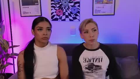 Snapshot of violettgrey_ chatting on 07/14/26, 01:08 Violet online show from 07/14/26, 01:08