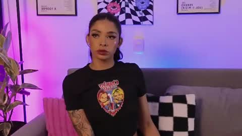 Snapshot of violettgrey_ chatting on 07/19/26, 12:47 Violet online show from 07/19/26, 12:47