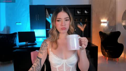 Violett  online show from 10/01/25, 06:25